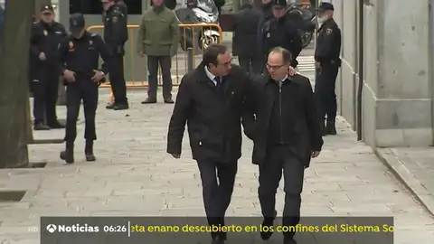 Comienza en el Tribunal Supremo lo que podría considerarse el prólogo al juicio por el 'procés' en Cataluña Comienza en el Tribunal Supremo lo que podría considerarse el prólogo al juicio por el 'procés' en Cataluña