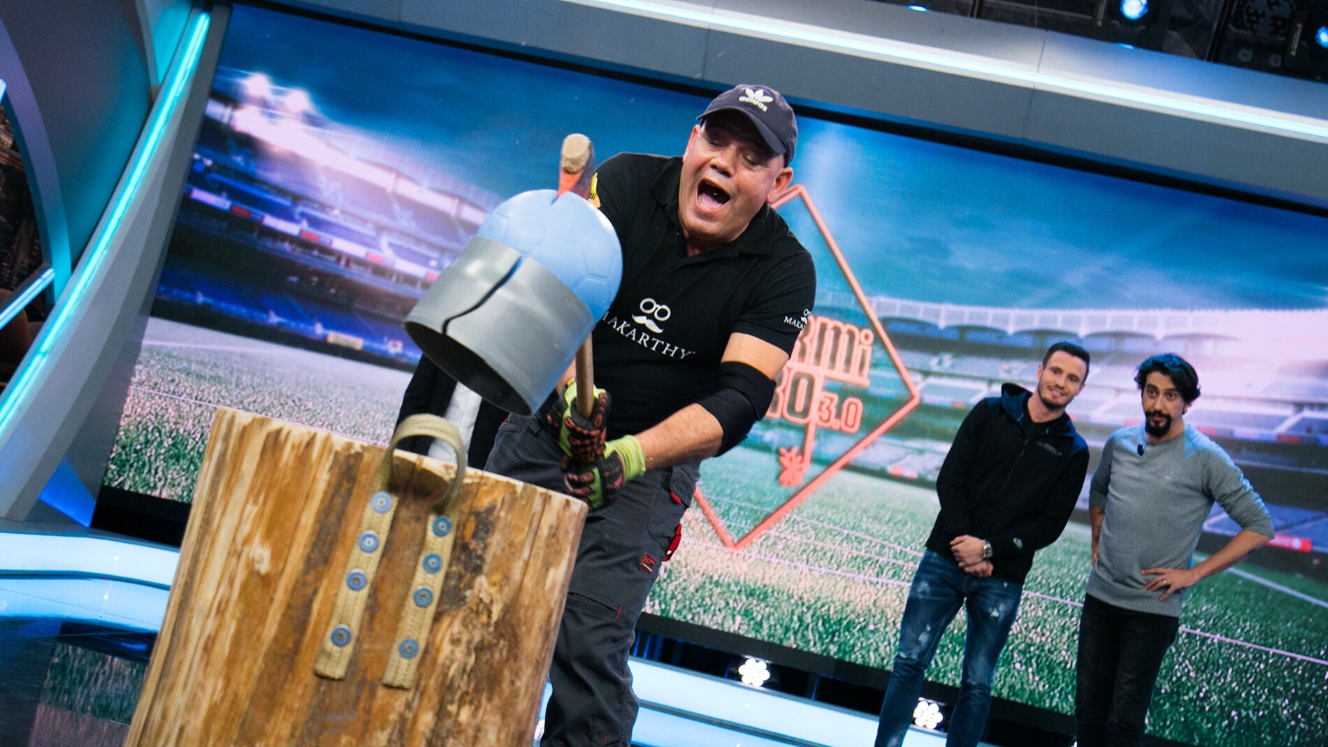 V&Iacute;DEO: Sa&uacute;l N&iacute;guez alucina con el bal&oacute;n indestructible de 'El Hormiguero 3.0'
