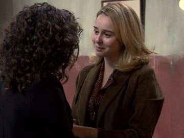 Amelia visita a Luisita en la cárcel