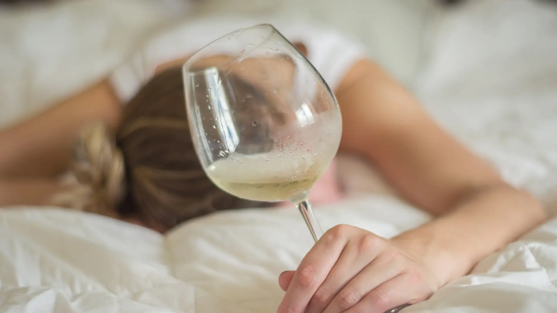 Cómo evitar los mareos cuando estás borracho 1 Merca2.es resaca mareos
