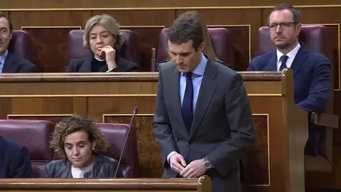 Casado reprocha a Sánchez la reunión con Torra, un político que a su juicio busca “una guerra civil" Casado reprocha a Sánchez la reunión con Torra, un político que a su juicio busca “una guerra civil"