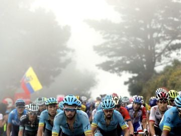 El pelotón, durante La Vuelta de 2018