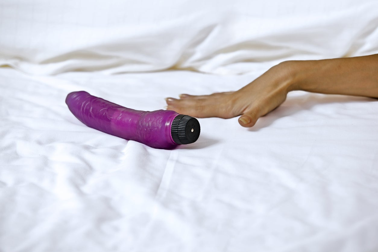 Ventajas y desventajas de tener un vibrador en la mesilla de noche