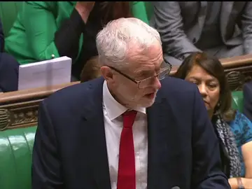 Polémica en el Parlamento británico: ¿Ha llamado Corbyn a May "mujer estúpida? Polémica en el Parlamento británico: ¿Ha llamado Corbyn a May "mujer estúpida?