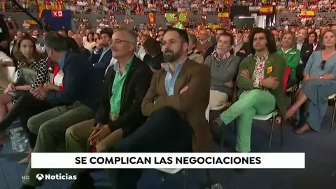 Vox avisa de que, si PP y C's le excluyen, "podrían abocar a Andalucía a nuevas elecciones" Vox avisa de que, si PP y C's le excluyen, "podrían abocar a Andalucía a nuevas elecciones"