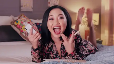 ¡Lana Condor tiene buenas noticias! ¡Lana Condor tiene buenas noticias!