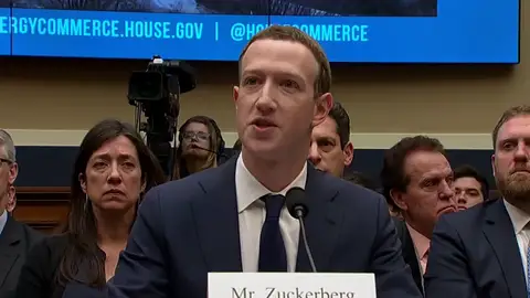 Facebook ha permitido a empresas, como Netflix y Spotify, acceder a los datos personales de sus usuarios y le han pillado Facebook ha permitido a empresas, como Netflix y Spotify, acceder a los datos personales de sus usuarios y le han pillado