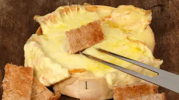 Un delicioso plato de queso Un delicioso plato de queso
