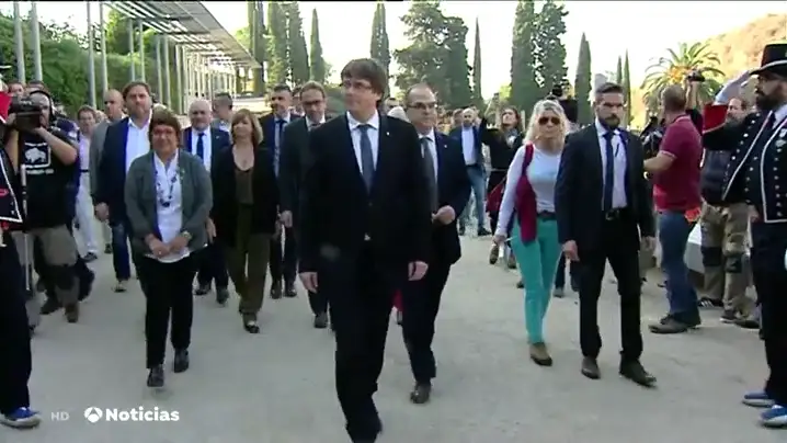 El Tribunal de Cuentas acusa a Puigdemont del desvío de unos 8 millones de euros para financiar el refereréndum ilegal del 1-O El Tribunal de Cuentas acusa a Puigdemont del desvío de unos 8 millones de euros para financiar el refereréndum ilegal del 1-O