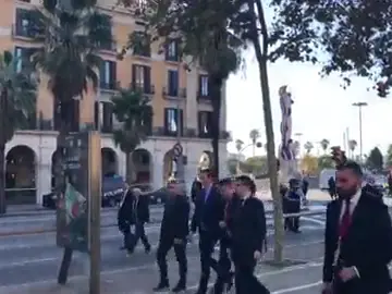 VÍDEO Pedro Sánchez llega caminando a la Llotja del mar donde se ha celebrado el Consejo de Ministros VÍDEO Pedro Sánchez llega caminando a la Llotja del mar donde se ha celebrado el Consejo de Ministros