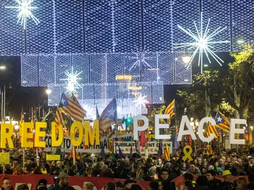 Manifestación unitaria del independentismo que bajo el lema "Tumbemos el régimen" Manifestación unitaria del independentismo que bajo el lema "Tumbemos el régimen"