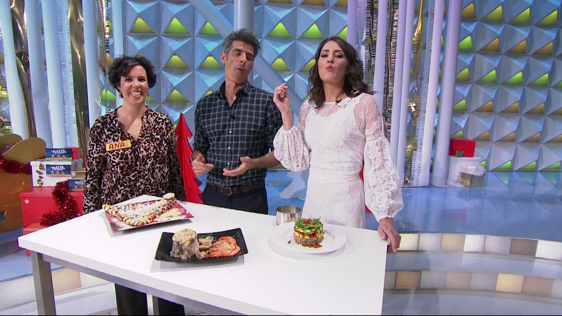 Los concursantes traen la cena de Nochebuena a 'La ruleta de la suerte'