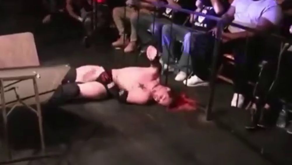 Brutal caída en Wrestling
