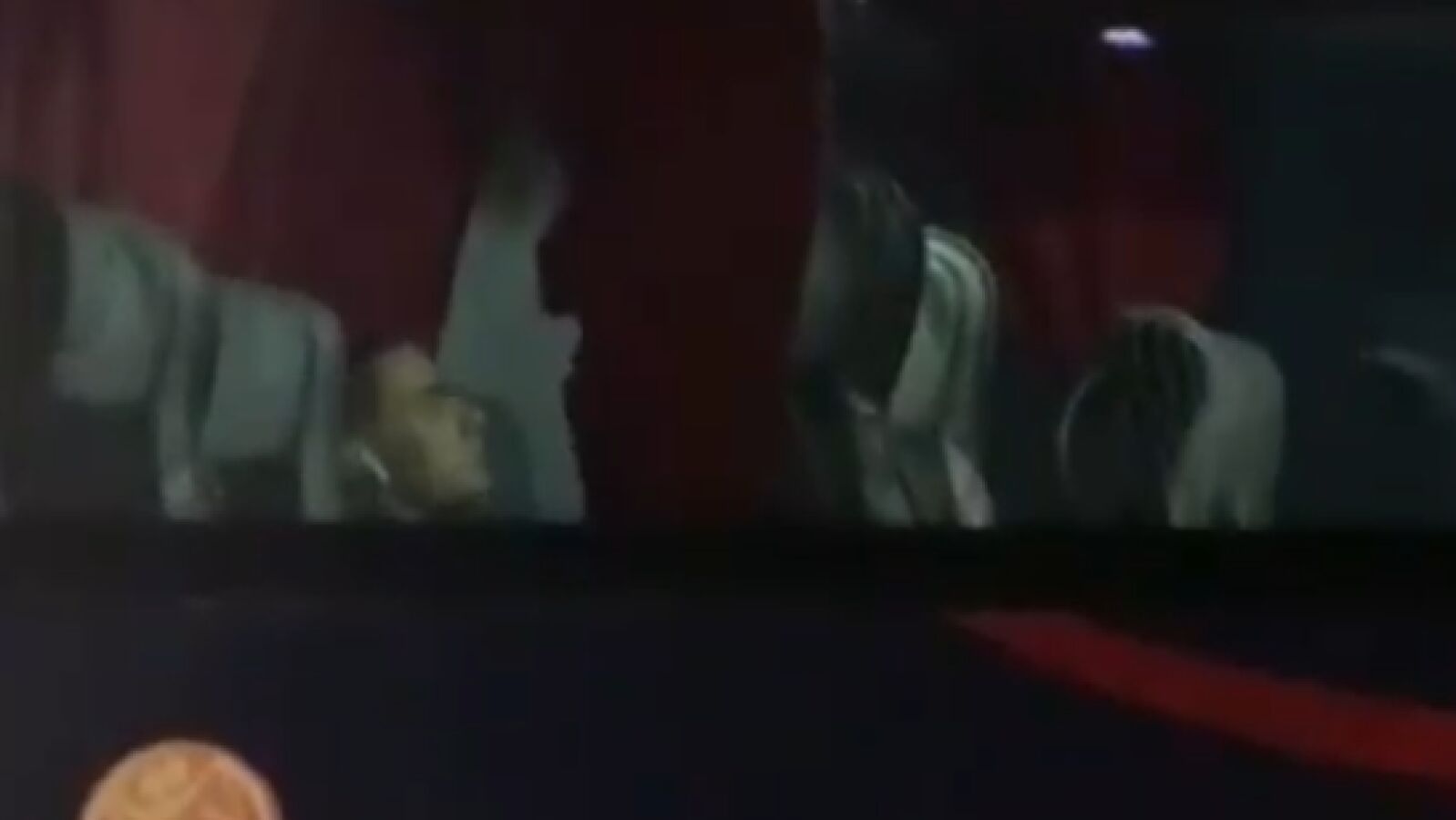 Sergio Ramos no da crédito: Reguilón se queda dormido y solo en el autobús del Real Madrid