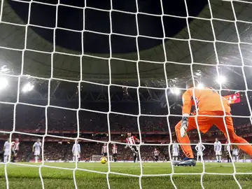 Aduriz, en el momento de tirar 'su' penalti Aduriz, en el momento de tirar 'su' penalti