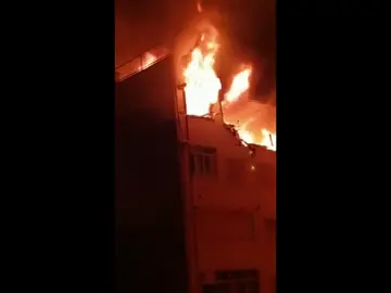 Un joven de 27 años resulta herido de gravedad tras provocar una explosión en el ático en el que se encontraba Un joven de 27 años resulta herido de gravedad tras provocar una explosión en el ático en el que se encontraba
