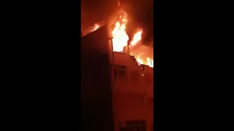 Un joven de 27 años resulta herido de gravedad tras provocar una explosión en el ático en el que se encontraba Un joven de 27 años resulta herido de gravedad tras provocar una explosión en el ático en el que se encontraba