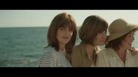 El trailer final de la comedia 'Gente que viene y bah', protagonizada por Clara Lago y Carmen Maura El trailer final de la comedia 'Gente que viene y bah', protagonizada por Clara Lago y Carmen Maura