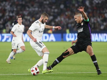 Momento del partido entre el Real Madrid y el Al Ain