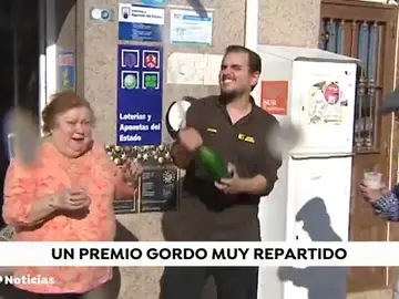 Los premiados en Cuenca no acaban de creerse que han sido uno de los premiados Los premiados en Cuenca no acaban de creerse que han sido uno de los premiados