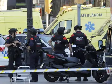 Noticias fin de semana (23-12-18) Estados Unidos alerta a sus ciudadanos del riesgo de atentado terrorista en lugares como Las Ramblas por ataques con vehículos Noticias fin de semana (23-12-18) Estados Unidos alerta a sus ciudadanos del riesgo de atentado terrorista en lugares como Las Ramblas por ataques con vehículos