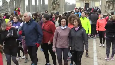 Centenares de corredores salen a la calle como homenaje a Laura Luelmo y para luchar contra la violencia machista #NiUnaMenos Centenares de corredores salen a la calle como homenaje a Laura Luelmo y para luchar contra la violencia machista #NiUnaMenos