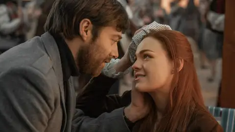Brianna y su prometido en 'Outlander' Brianna y su prometido en 'Outlander'