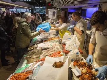 Mercados de toda España abarrotados de clientes Mercados de toda España abarrotados de clientes