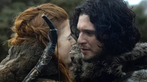 Jon Nieve e Ygritte en 'Juego de Tronos' Jon Nieve e Ygritte en 'Juego de Tronos'