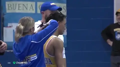 "¿Qué mierda es esto?": indignación ante el "racista" corte de pelo a un luchador en Estados Unidos "¿Qué mierda es esto?": indignación ante el "racista" corte de pelo a un luchador en Estados Unidos