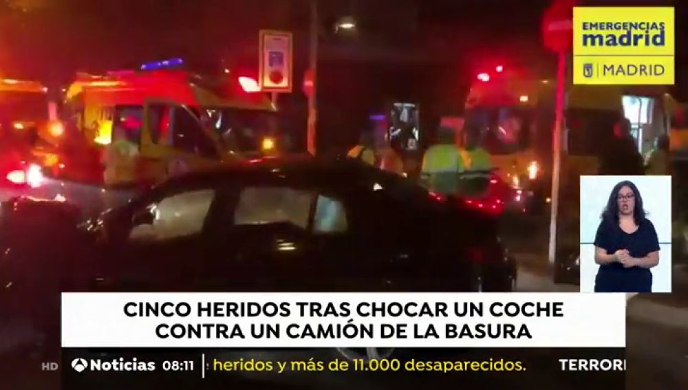 Cinco personas resultan heridas por una colisión entre un turismo y un camión de basura