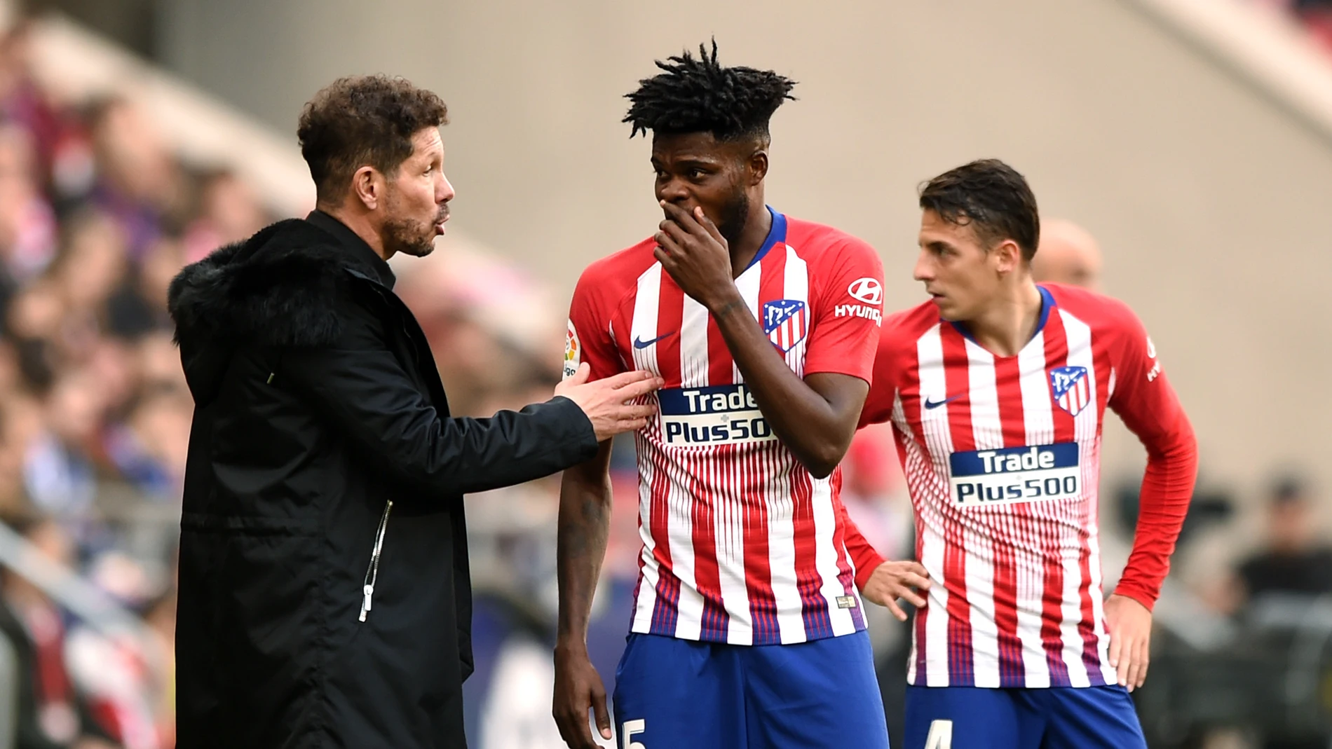 Thomas Partey dialoga con Simeone Thomas Partey dialoga con Simeone