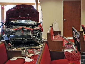 Al menos seis heridos al estrellarse un vehículo contra una iglesia en Ohio