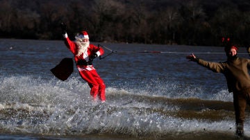 Un Papá Noel celebrando la Navidad