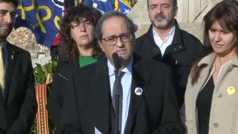 Torra anuncia que entregó a Sánchez una propuesta de 21 puntos que plantea una mediación Torra anuncia que entregó a Sánchez una propuesta de 21 puntos que plantea una mediación