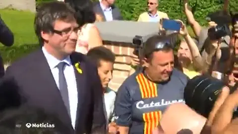 Puigdemont teme que su comida pueda estar envenenada Puigdemont teme que su comida pueda estar envenenada