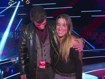 Viki Lafuente, una verdadera fuente de energía cantando descalza en el plató de 'La Voz’' Viki Lafuente, una verdadera fuente de energía cantando descalza en el plató de 'La Voz’'