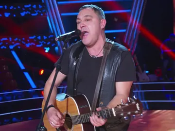 Andrés Balado muy emocionado de conocer a la banda que le acompañará en su actuación en 'La Voz' Andrés Balado muy emocionado de conocer a la banda que le acompañará en su actuación en 'La Voz'
