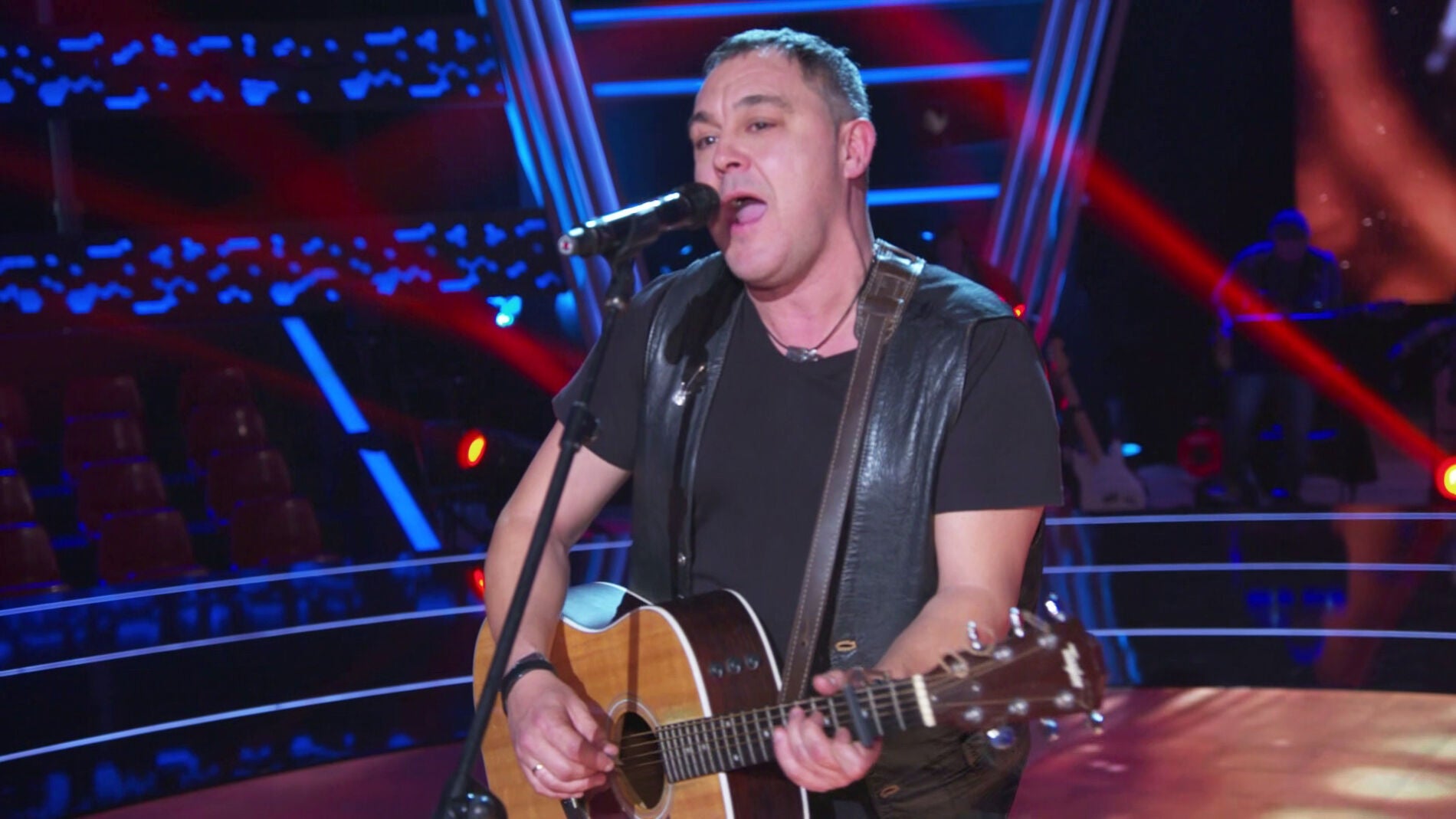 Andrés Balado muy emocionado de conocer a la banda que le acompañará en su actuación en 'La Voz'