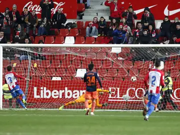 Noblejas bate al guardameta del Valencia, Jaume Domenech Noblejas bate al guardameta del Valencia, Jaume Domenech
