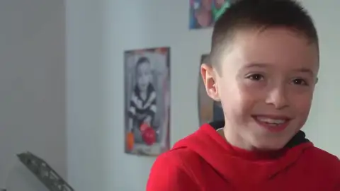 Un niño de 8 años necesita urgentemente un trasplante de médula para combatir una leucemia poco habitual Un niño de 8 años necesita urgentemente un trasplante de médula para combatir una leucemia poco habitual