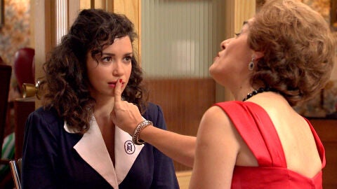 Benigna rechaza a Amelia creyendo que está enamorada de ella