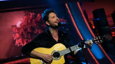 Impresionante actuación en directo de Manuel Carrasco en 'El Hormiguero 3.0' con su canción 'Llámame loco'