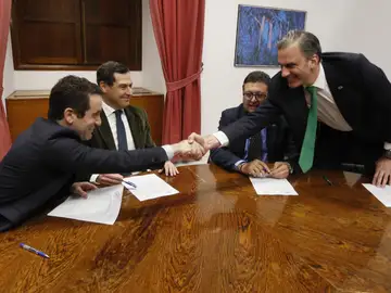 Los secretarios generales del PP, Teodoro García Egea, y de Vox, Francisco Javier Ortega Smith Los secretarios generales del PP, Teodoro García Egea, y de Vox, Francisco Javier Ortega Smith