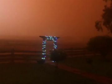 Una tormenta de polvo crea este espectacular fenómeno en la ciudad australiana de Barellan Una tormenta de polvo crea este espectacular fenómeno en la ciudad australiana de Barellan