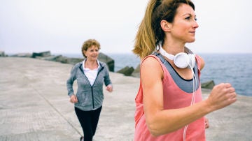 Mujeres haciendo ejercicio Mujeres haciendo ejercicio