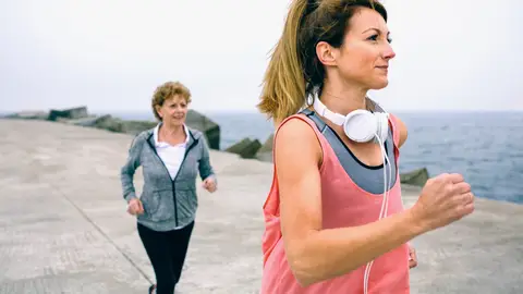 Mujeres haciendo ejercicio Nova Life