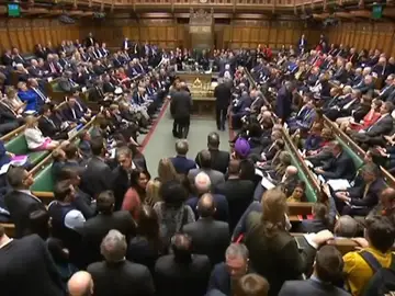 El Parlamento británico obliga al Gobierno a presentar un plan B del Brexit en 3 días El Parlamento británico obliga al Gobierno a presentar un plan B del Brexit en 3 días