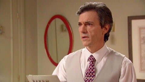 Domingo descubre el secreto de Natalia pero algo lo frena