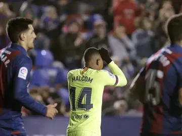 Malcom se lamenta tras una ocasión fallada Malcom se lamenta tras una ocasión fallada